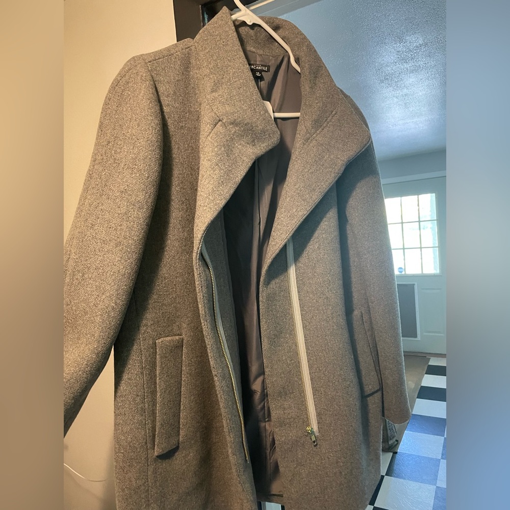 J Crew Factory City Coat
Regular fit.
Hits at midthigh.
Standing collar
Lined